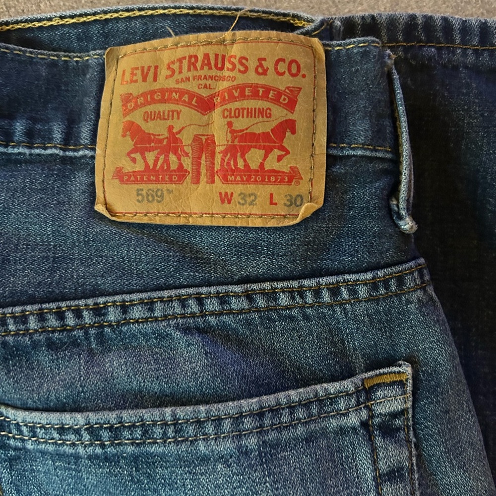 Levi's Men’s Blue 569 Relaxed Fit Jeans - W32 L30